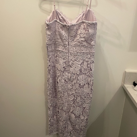NWT Premier Amour Lilac Lace Overlay Midi Dress - size 6 - Picture 6 of 7